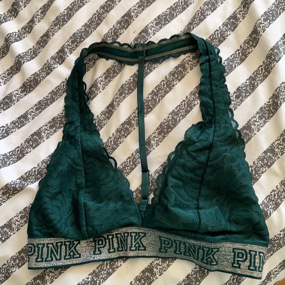 Lace bralette with removable pads